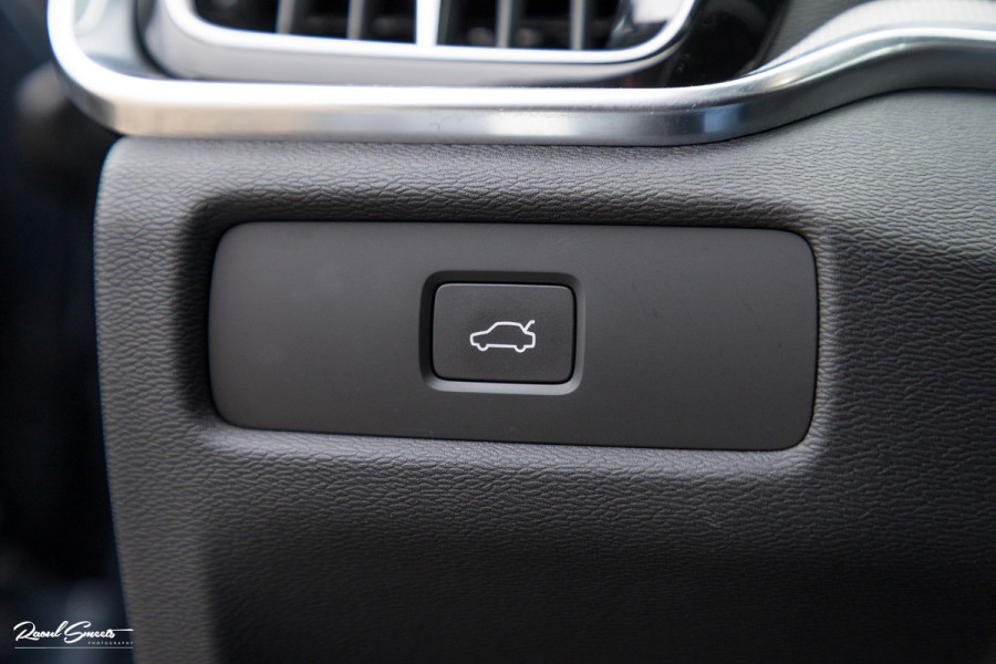 Volvo V60 2.0 B4 Plus Dark | Adaptieve cruise | Memory | Blis | Harman Kardon |