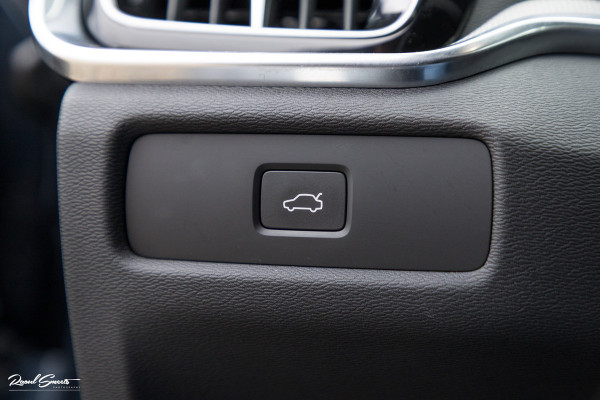 Volvo V60 2.0 B4 Plus Dark | Adaptieve cruise | Memory | Blis | Harman Kardon |