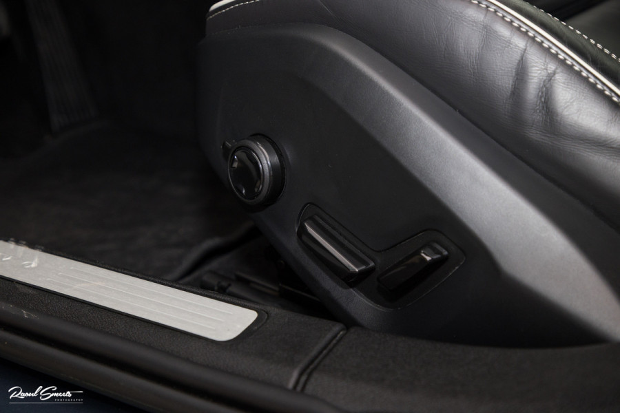 Volvo V60 2.0 B4 Plus Dark | Adaptieve cruise | Memory | Blis | Harman Kardon |