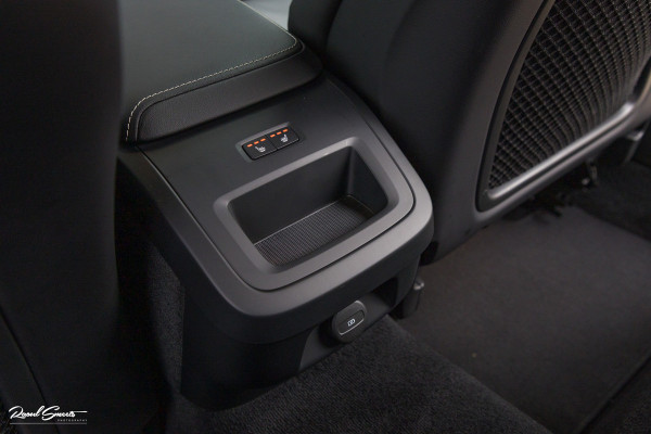 Volvo V60 2.0 B4 Plus Dark | Adaptieve cruise | Memory | Blis | Harman Kardon |