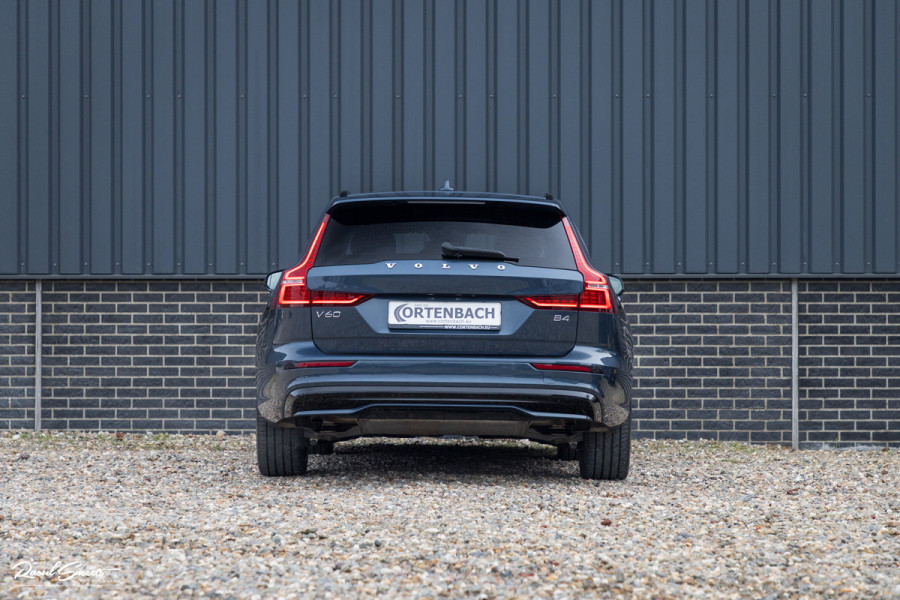 Volvo V60 2.0 B4 Plus Dark | Adaptieve cruise | Memory | Blis | Harman Kardon |