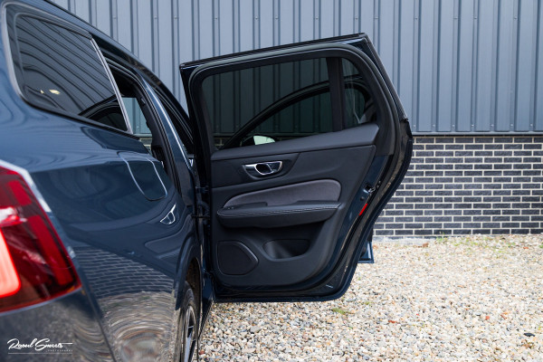 Volvo V60 2.0 B4 Plus Dark | Adaptieve cruise | Memory | Blis | Harman Kardon |
