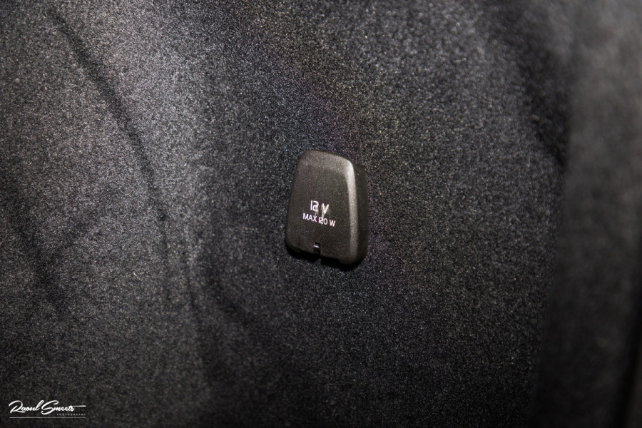 Volvo V60 2.0 B4 Plus Dark | Adaptieve cruise | Memory | Blis | Harman Kardon |