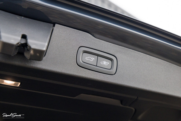 Volvo V60 2.0 B4 Plus Dark | Adaptieve cruise | Memory | Blis | Harman Kardon |