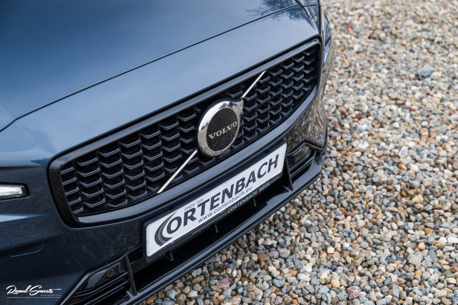 Volvo V60 2.0 B4 Plus Dark | Adaptieve cruise | Memory | Blis | Harman Kardon |