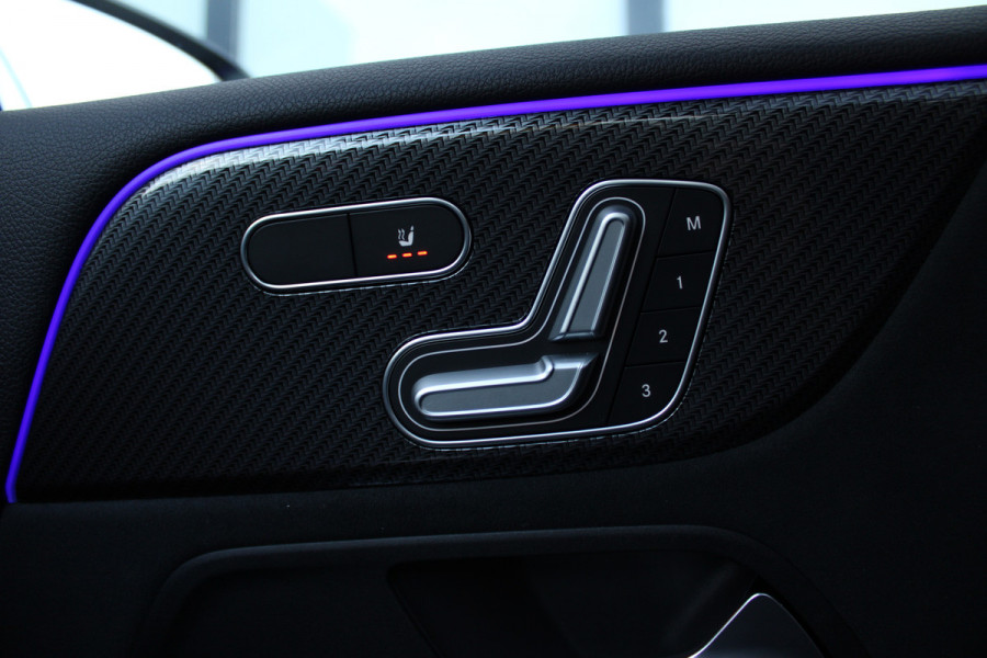 Mercedes-Benz B-Klasse 200 Business Solution AMG | Panoramadak | Trekhaak | Camera | Stoelverwarming | CarPlay