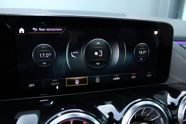 Mercedes-Benz B-Klasse 200 Business Solution AMG | Panoramadak | Trekhaak | Camera | Stoelverwarming | CarPlay