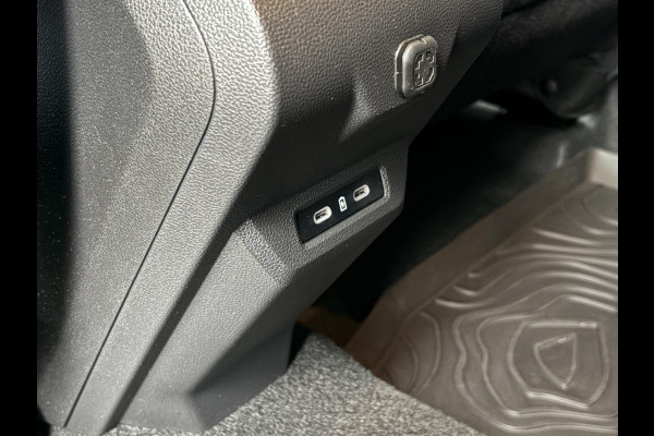 Dacia Duster 1.6 Hybrid Journey 140pk | Achteruitrijcamera | Climate Control | Apple Carplay & Android Auto | LED Verlichting |