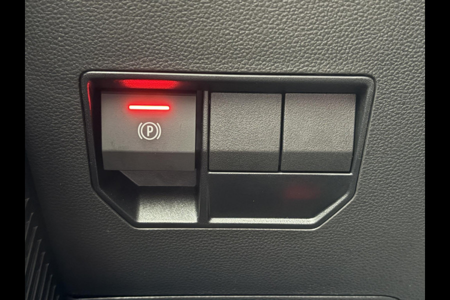 Dacia Duster 1.6 Hybrid Journey 140pk | Achteruitrijcamera | Climate Control | Apple Carplay & Android Auto | LED Verlichting |