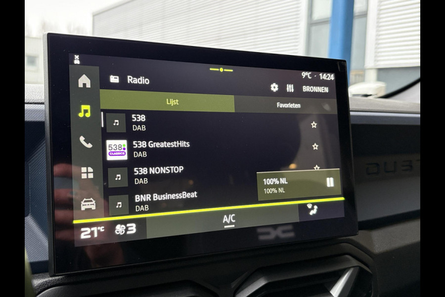 Dacia Duster 1.6 Hybrid Journey 140pk | Achteruitrijcamera | Climate Control | Apple Carplay & Android Auto | LED Verlichting |