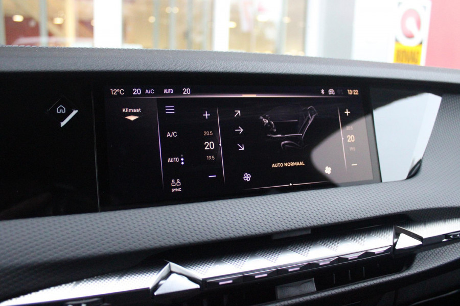 DS DS 4 1.2 130PK AUTOMAAT TROCADERO | HEAD UP DISPLAY | DODEHOEK DETECTIE | NAVIGATIE | DRAADLOZE APPLE CARPLAY/ANDROID AUTO | LED KOPLAMPEN | ACHTERUITRIJ CAMERA | 19" LICHTMETALEN VELGEN BLACK | ADAPTIVE CRUISE CONTROL | KEYLESS ENTRY/START |