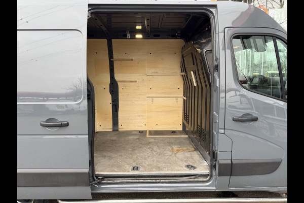 Renault Master T35 2.3 dCi 180PK L2H2 Work Edition | NL-auto | Carplay | Navi | Camera | Trekhaak