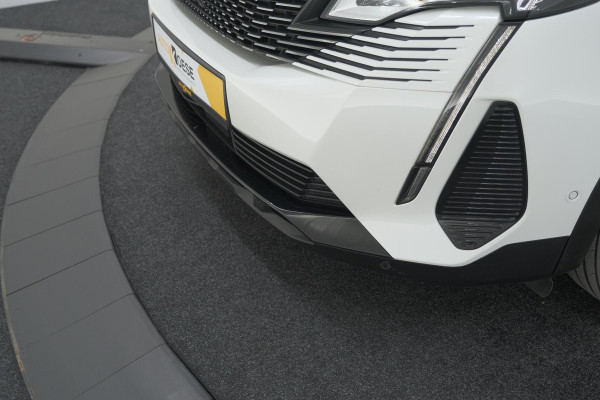 Peugeot 5008 PureTech 130 EAT8 GT Black Pack | Trekhaak | Panoramadak | 360 Camera | FOCAL® | Adaptieve Cruise Control