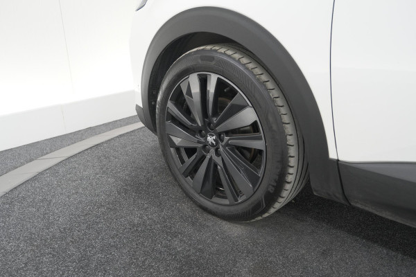 Peugeot 5008 PureTech 130 EAT8 GT Black Pack | Trekhaak | Panoramadak | 360 Camera | FOCAL® | Adaptieve Cruise Control