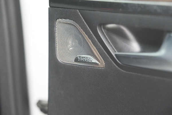 Peugeot 5008 PureTech 130 EAT8 GT Black Pack | Trekhaak | Panoramadak | 360 Camera | FOCAL® | Adaptieve Cruise Control