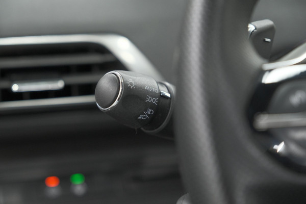 Peugeot 5008 PureTech 130 EAT8 GT Black Pack | Trekhaak | Panoramadak | 360 Camera | FOCAL® | Adaptieve Cruise Control