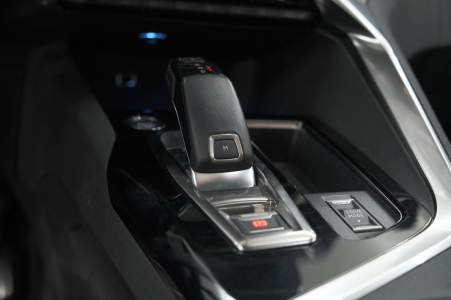 Peugeot 5008 PureTech 130 EAT8 GT Black Pack | Trekhaak | Panoramadak | 360 Camera | FOCAL® | Adaptieve Cruise Control