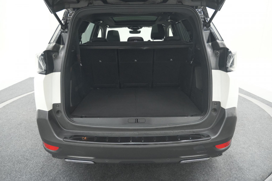 Peugeot 5008 PureTech 130 EAT8 GT Black Pack | Trekhaak | Panoramadak | 360 Camera | FOCAL® | Adaptieve Cruise Control