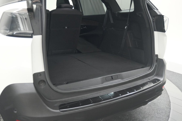 Peugeot 5008 PureTech 130 EAT8 GT Black Pack | Trekhaak | Panoramadak | 360 Camera | FOCAL® | Adaptieve Cruise Control