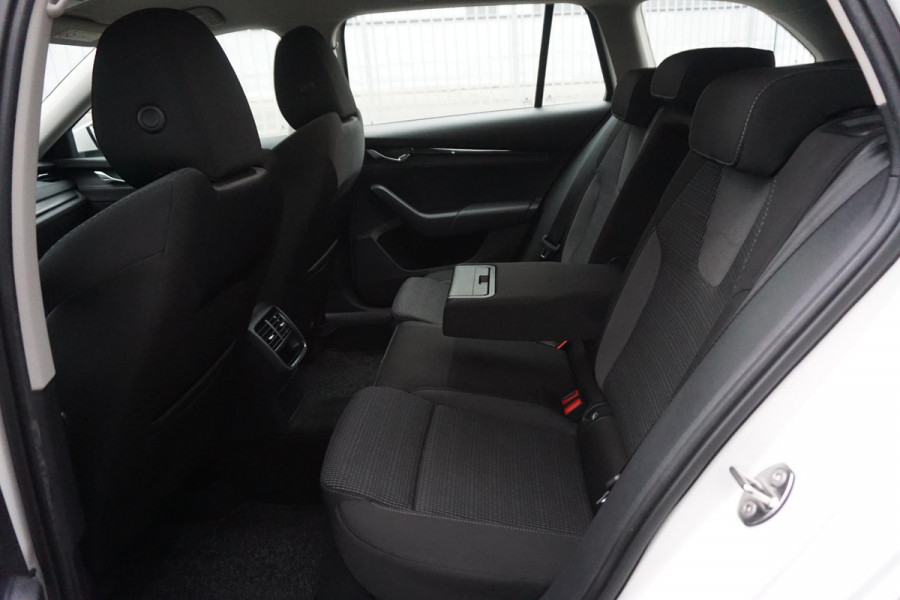 Škoda Octavia Combi 1.0 TSI 110PK/Digi-Dashboard/Trekhaak/ Dealeronderhouden.