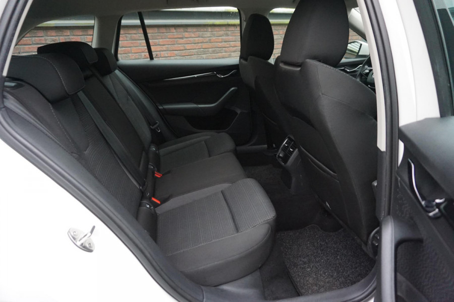 Škoda Octavia Combi 1.0 TSI 110PK/Digi-Dashboard/Trekhaak/ Dealeronderhouden.