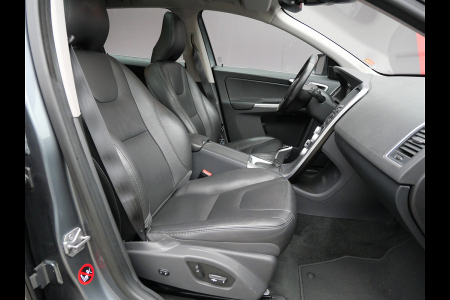 Volvo XC60 2.0 T5 POLAR+ AWD | PANORAMA | XENON | TREKHAAK | NL-AUTO | DEALER O-H!!