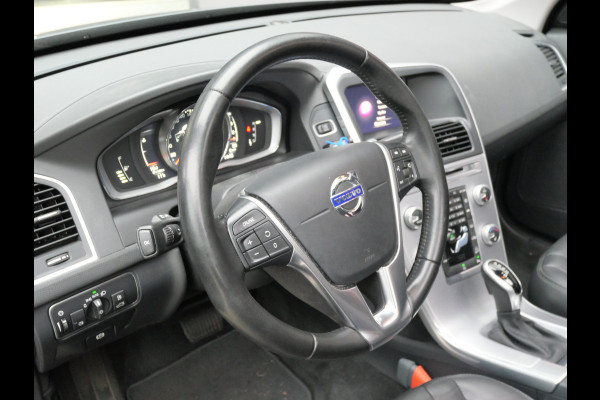 Volvo XC60 2.0 T5 POLAR+ AWD | PANORAMA | XENON | TREKHAAK | NL-AUTO | DEALER O-H!!