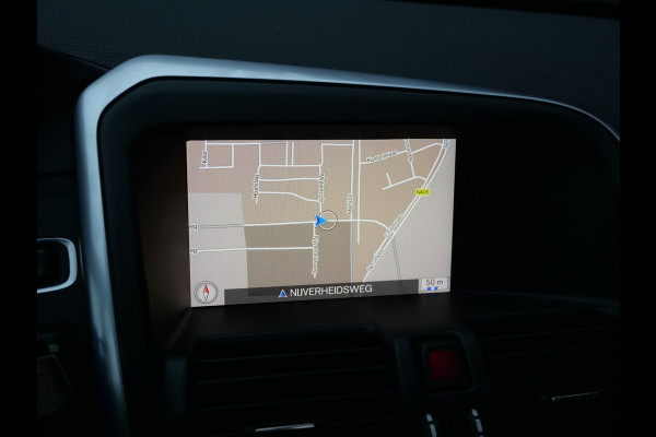 Volvo XC60 2.0 T5 POLAR+ AWD | PANORAMA | XENON | TREKHAAK | NL-AUTO | DEALER O-H!!