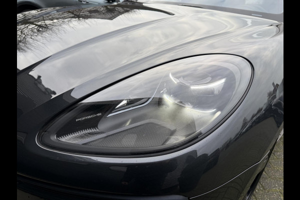 Porsche Macan 3.0 S Sport Chrono | Panoramadak | 360* Camera | 21 Inch Lichtmetalen Velgen | Elektrische Trekhaak | Sportuitlaat |