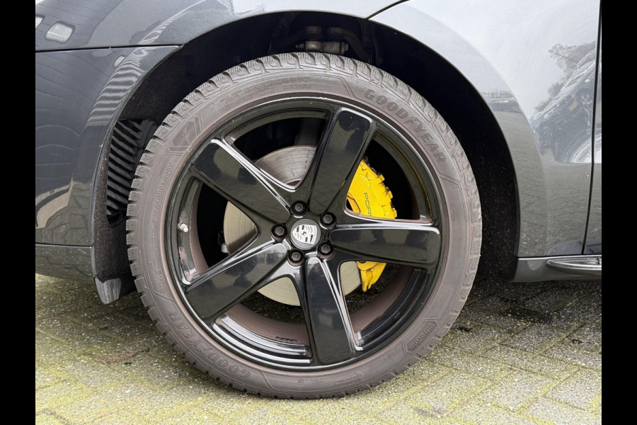 Porsche Macan 3.0 S Sport Chrono | Panoramadak | 360* Camera | 21 Inch Lichtmetalen Velgen | Elektrische Trekhaak | Sportuitlaat |