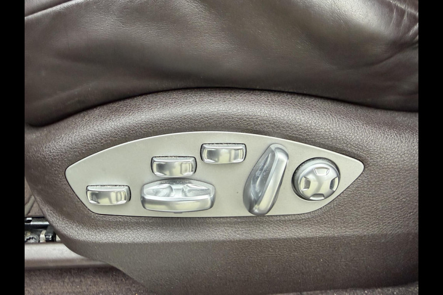 Porsche Macan 3.0 S Sport Chrono | Panoramadak | 360* Camera | 21 Inch Lichtmetalen Velgen | Elektrische Trekhaak | Sportuitlaat |