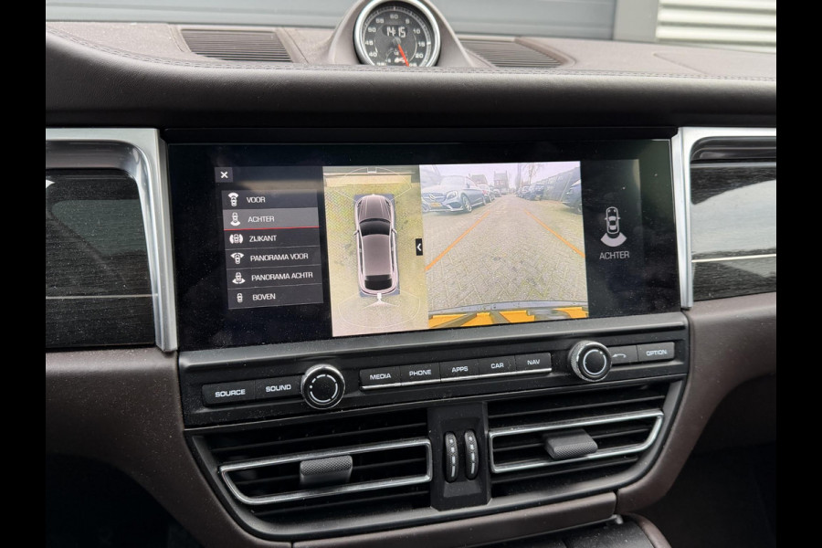 Porsche Macan 3.0 S Sport Chrono | Panoramadak | 360* Camera | 21 Inch Lichtmetalen Velgen | Elektrische Trekhaak | Sportuitlaat |