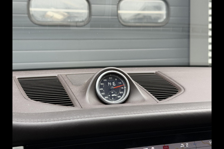 Porsche Macan 3.0 S Sport Chrono | Panoramadak | 360* Camera | 21 Inch Lichtmetalen Velgen | Elektrische Trekhaak | Sportuitlaat |