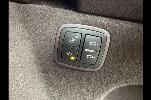 Porsche Macan 3.0 S Sport Chrono | Panoramadak | 360* Camera | 21 Inch Lichtmetalen Velgen | Elektrische Trekhaak | Sportuitlaat |