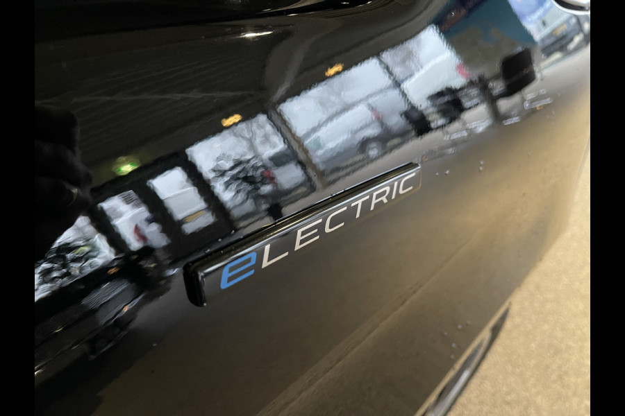 Mercedes-Benz EVITO TOURER PRO L2 / actie radius 150 km / 100% electrisch / zero emissie / 7 persoons / vaste prijs rijklaar € 25.950 ex btw / € 31.399,50 incl btw / lease vanaf € 424 / leer / electrische deuren L+R / zwart metallic