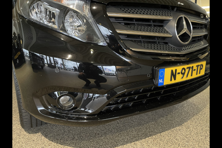 Mercedes-Benz EVITO TOURER PRO L2 / actie radius 150 km / 100% electrisch / zero emissie / 7 persoons / vaste prijs rijklaar € 25.950 ex btw / € 31.399,50 incl btw / lease vanaf € 424 / leer / electrische deuren L+R / zwart metallic
