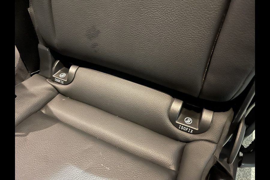 Mercedes-Benz EVITO TOURER PRO L2 / actie radius 150 km / 100% electrisch / zero emissie / 7 persoons / vaste prijs rijklaar € 25.950 ex btw / € 31.399,50 incl btw / lease vanaf € 424 / leer / electrische deuren L+R / zwart metallic