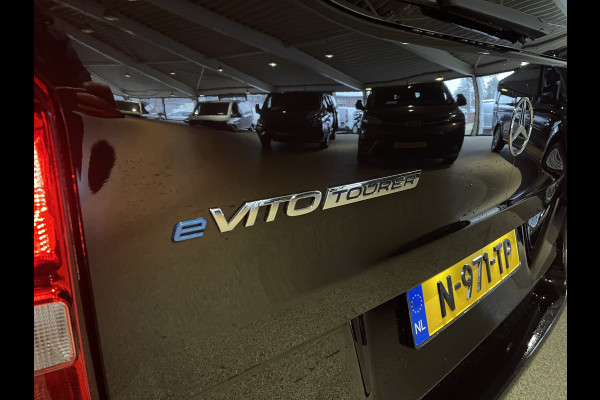 Mercedes-Benz EVITO TOURER PRO L2 / actie radius 150 km / 100% electrisch / zero emissie / 7 persoons / vaste prijs rijklaar € 25.950 ex btw / € 31.399,50 incl btw / lease vanaf € 424 / leer / electrische deuren L+R / zwart metallic