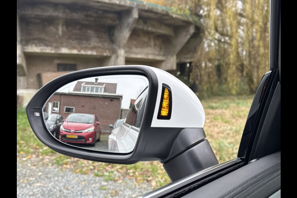 Volkswagen Arteon Shooting Brake eHYBRID 218PK DSG R-LINE BUSINESS+ TREKHAAK/360CAMERA/PANORAMADAK