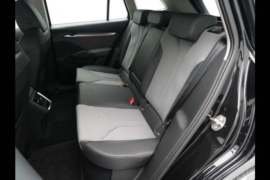 Škoda Enyaq 60 180pk Navi via App Cruise Half Leder 19" Lm Velgen Demo JP