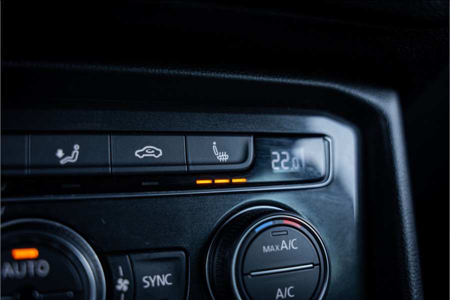 Volkswagen Tiguan 1.4 TSI ACT Comfortline Business R - R Line | Panorama | Memory | Elek. Trekhaak | 360 Camera