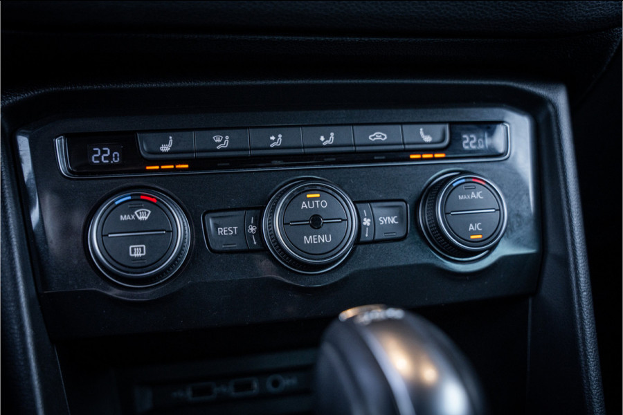 Volkswagen Tiguan 1.4 TSI ACT Comfortline Business R - R Line | Panorama | Memory | Elek. Trekhaak | 360 Camera