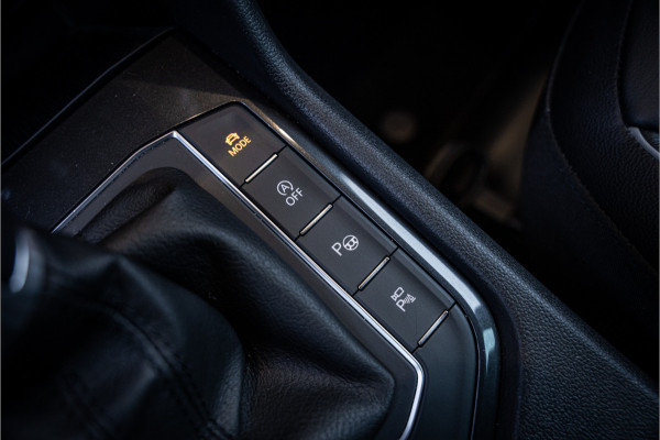 Volkswagen Tiguan 1.4 TSI ACT Comfortline Business R - R Line | Panorama | Memory | Elek. Trekhaak | 360 Camera