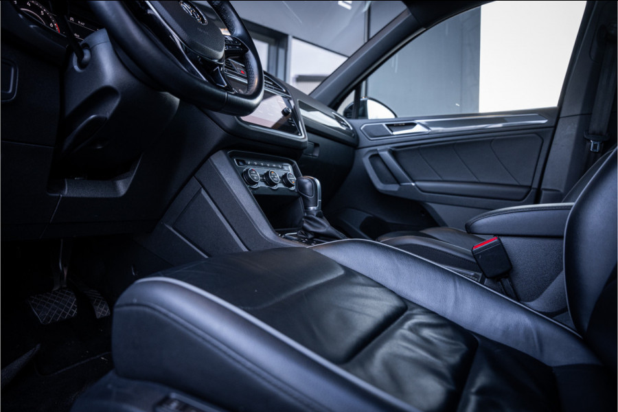 Volkswagen Tiguan 1.4 TSI ACT Comfortline Business R - R Line | Panorama | Memory | Elek. Trekhaak | 360 Camera