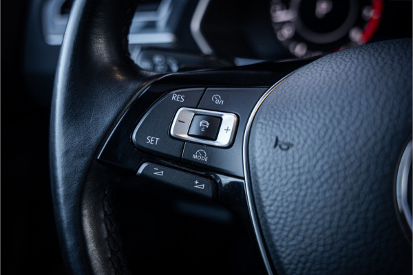 Volkswagen Tiguan 1.4 TSI ACT Comfortline Business R - R Line | Panorama | Memory | Elek. Trekhaak | 360 Camera