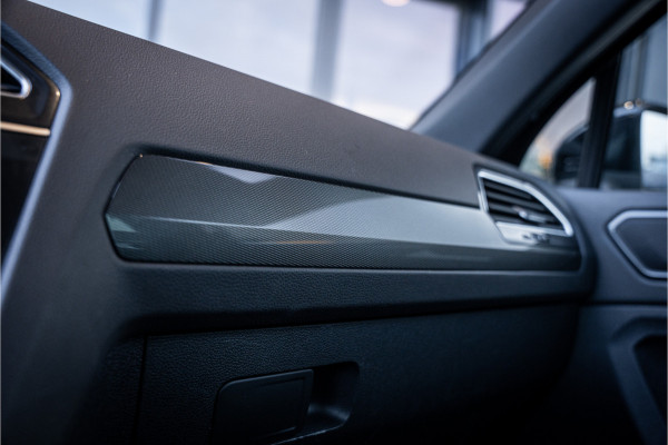 Volkswagen Tiguan 1.4 TSI ACT Comfortline Business R - R Line | Panorama | Memory | Elek. Trekhaak | 360 Camera