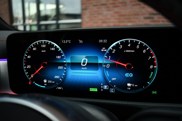 Mercedes-Benz CLA-Klasse Shooting Brake 250 e AMG Line Pano Night Camera