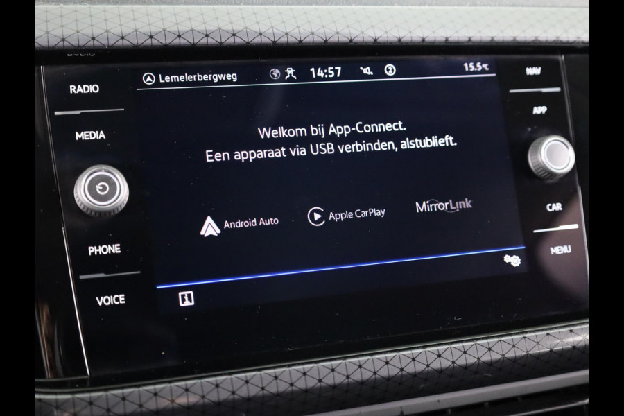Volkswagen T-Cross 1.5 TSI Style 150 pk Automaat (DSG) | Navigatie | Parkeersensoren | Achteruitrijcamera | Apple Carplay/Android Auto | Stoelverwarming |