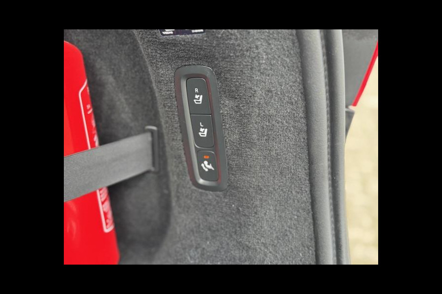 Volvo V90 2.0 T4 R-Design Autom.Prijs excl.BPM, Leder/sprtstoelen,Navigatie/camera,trekhaak