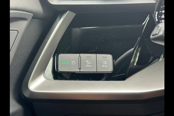Audi A3 Sportback 30 TFSI Business edition Automaat/VTcockpit/Trekhaak/Led/Cruise/PDC